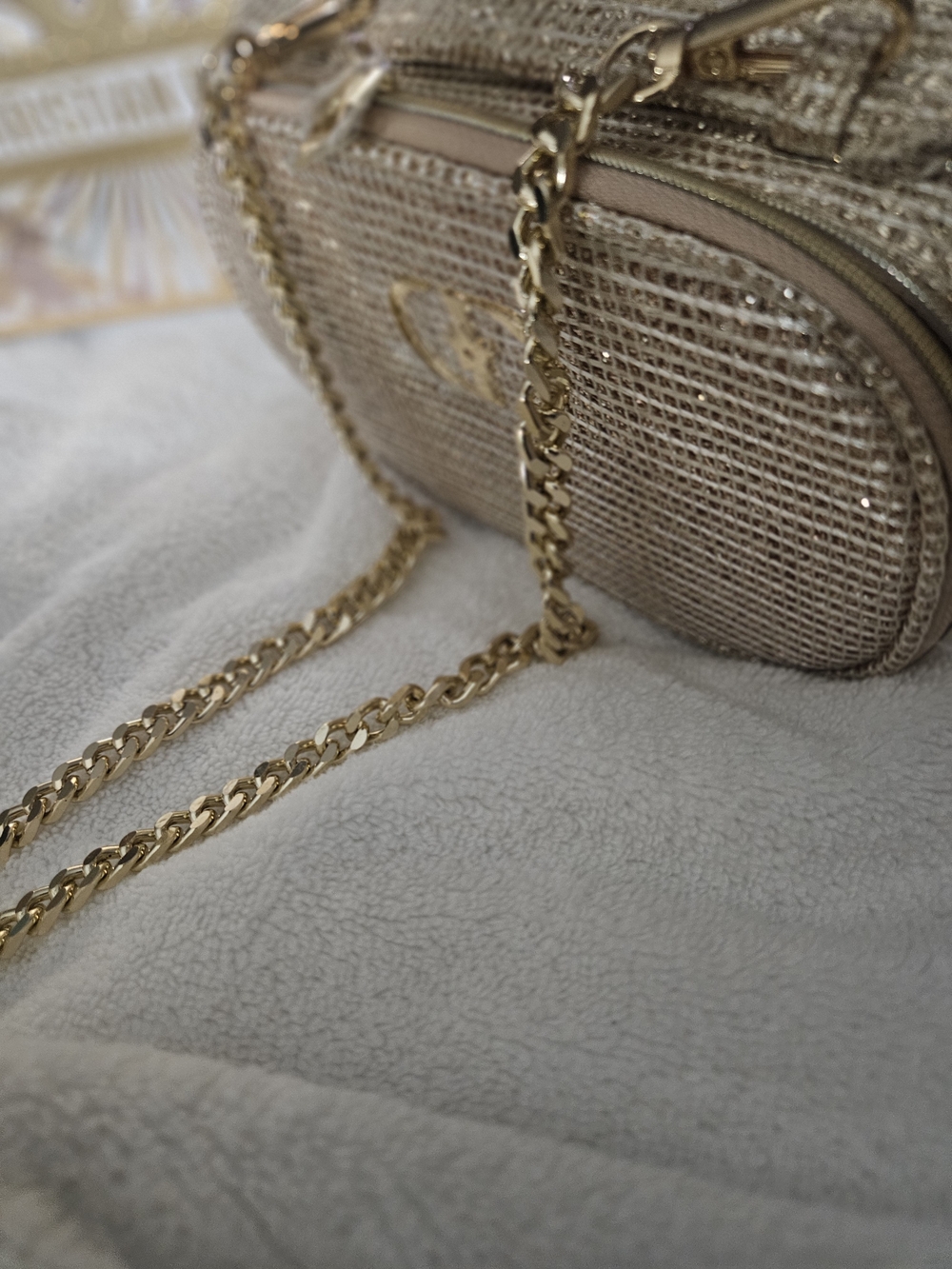 💞💘Womens Christian Dior Gold Cosmetic Bag With Chain - NWOT💞❣️ - Picture 5 of 16